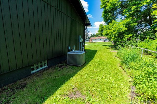 1138 Baldwin Road, Lapeer, MI 48446