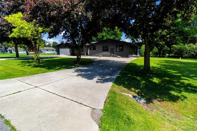 1138 Baldwin Road, Lapeer, MI 48446