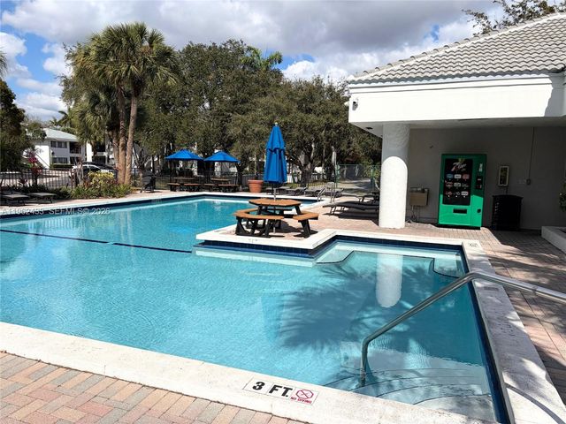 2445 SW 18th Ter 915, Fort Lauderdale, FL 33315