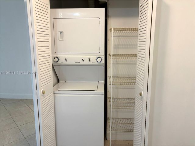 2445 SW 18th Ter 915, Fort Lauderdale, FL 33315