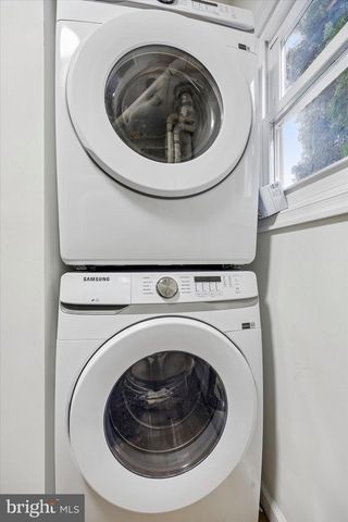 1 CORVAS CT, Sewell, NJ 08080