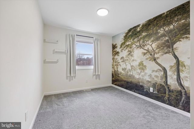 1 CORVAS CT, Sewell, NJ 08080