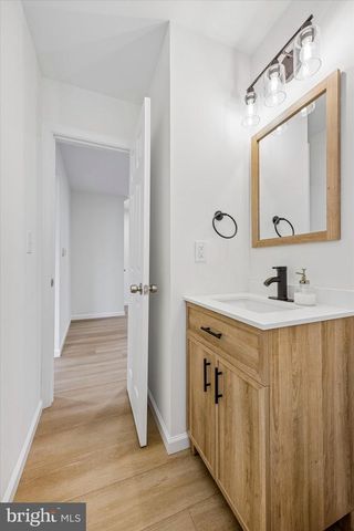 1 CORVAS CT, Sewell, NJ 08080