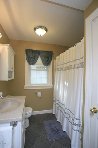 2324 Emerson Ave, Louisville, KY 40205