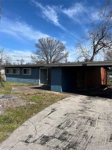 8443 Red Fir Drive, St Louis, MO 63134