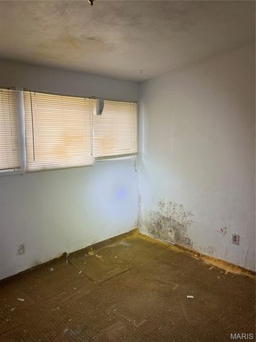 8443 Red Fir Drive, St Louis, MO 63134