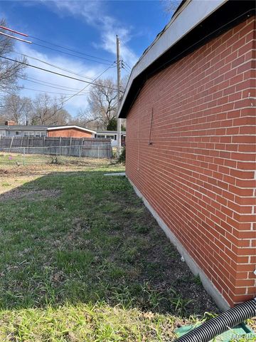 8443 Red Fir Drive, St Louis, MO 63134