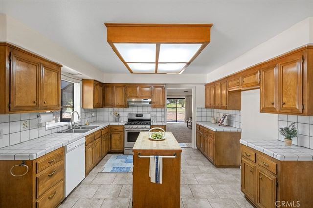 14805 Greenbriar Road, Helendale, CA 92342