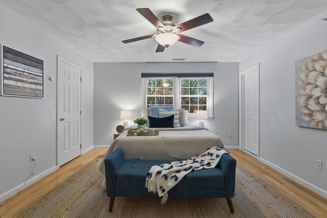 5 Aspen Cir, Bedford, MA 01730