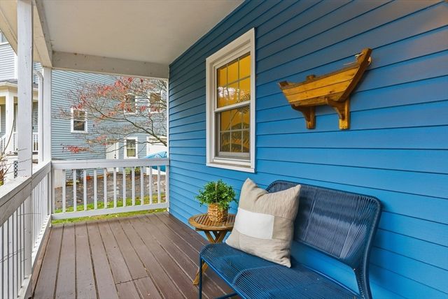 5 Aspen Cir, Bedford, MA 01730