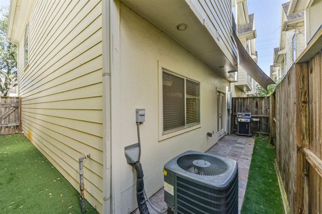 340 Cage Street, Houston, TX 77020