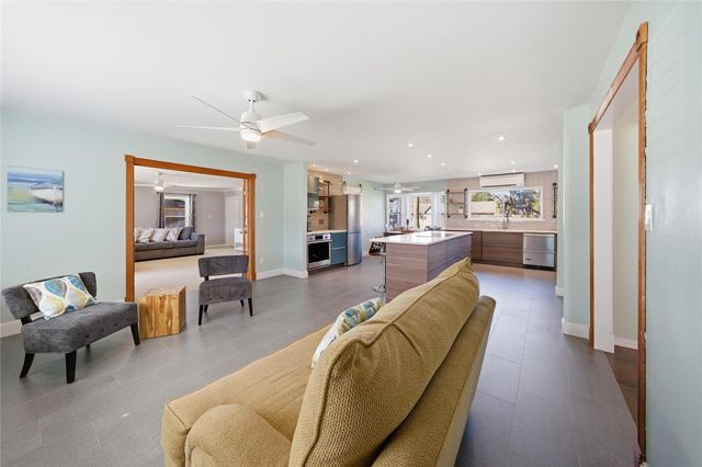 126 Pine Shadows Drive, Taylor Lake Village, TX 77586