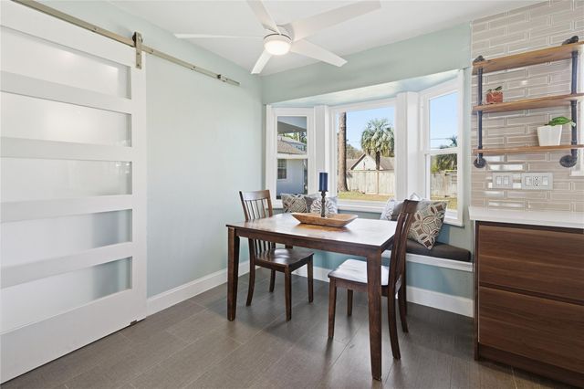 126 Pine Shadows Drive, Taylor Lake Village, TX 77586