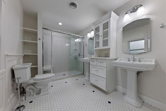 8530 W 86th Terrace, Overland Park, KS 66212