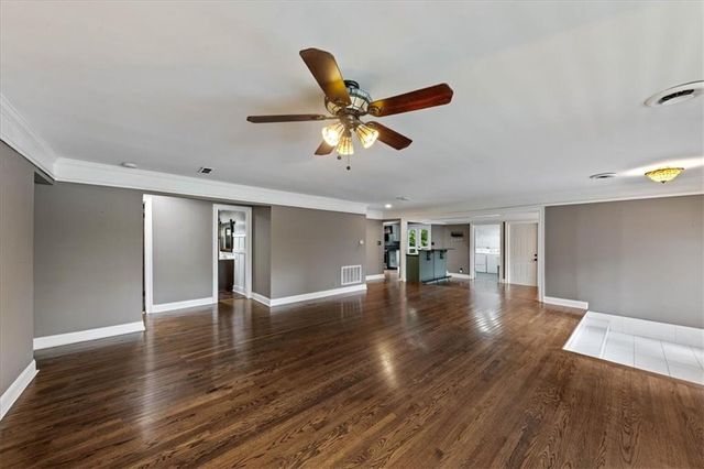8530 W 86th Terrace, Overland Park, KS 66212
