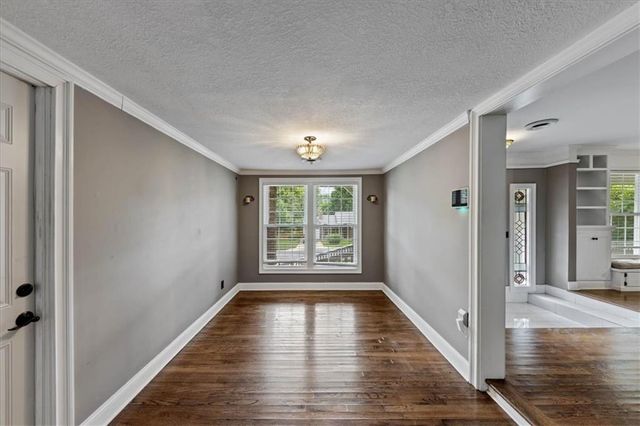 8530 W 86th Terrace, Overland Park, KS 66212