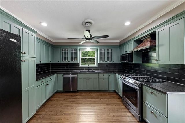8530 W 86th Terrace, Overland Park, KS 66212