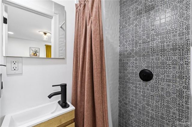 1018 Ebony Avenue, Mcallen, TX 78501