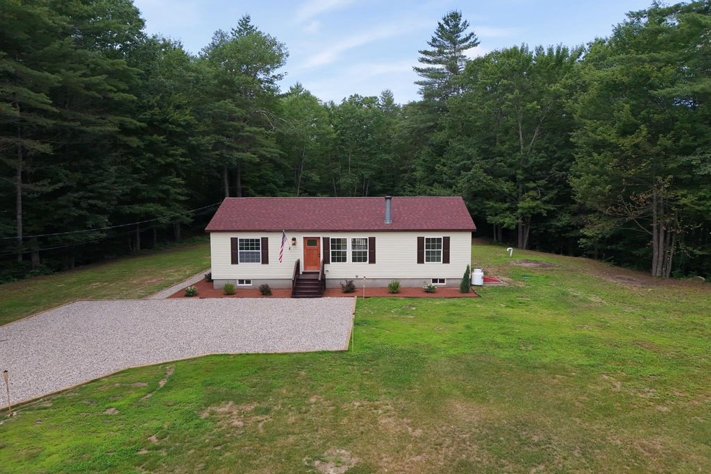 33 Moose Ridge Road, Ossipee, NH 03864