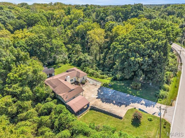 16200 Old Jamestown Road, Florissant, MO 63034