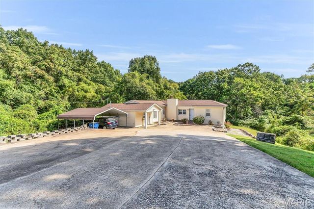 16200 Old Jamestown Road, Florissant, MO 63034