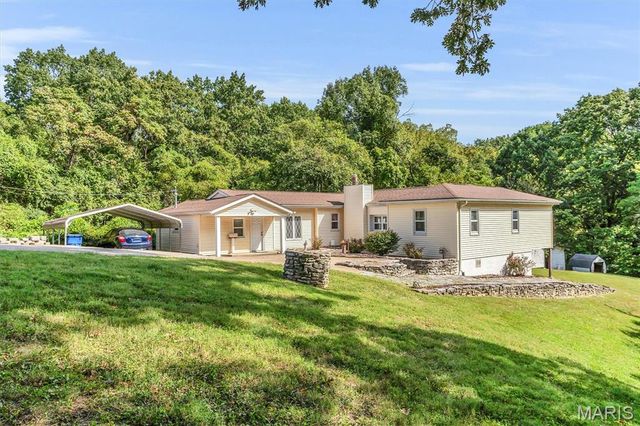 16200 Old Jamestown Road, Florissant, MO 63034
