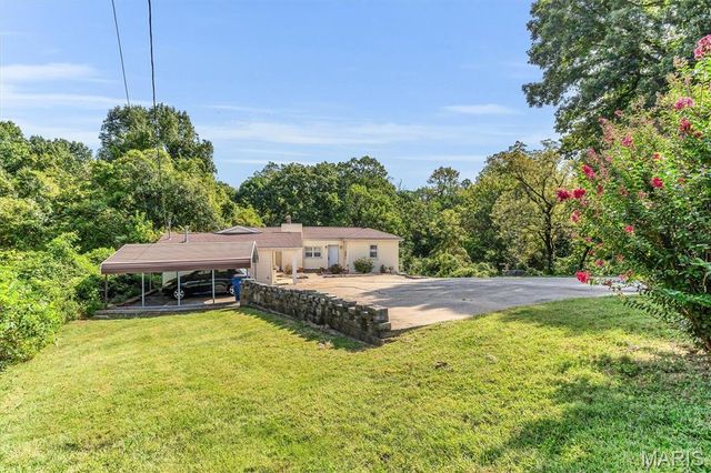 16200 Old Jamestown Road, Florissant, MO 63034