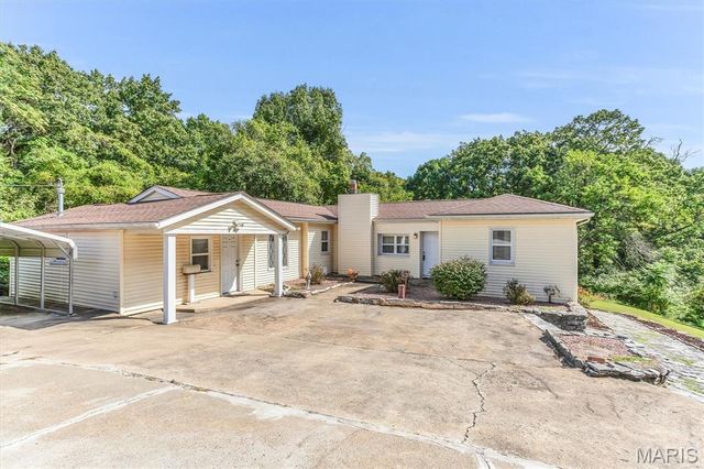 16200 Old Jamestown Road, Florissant, MO 63034