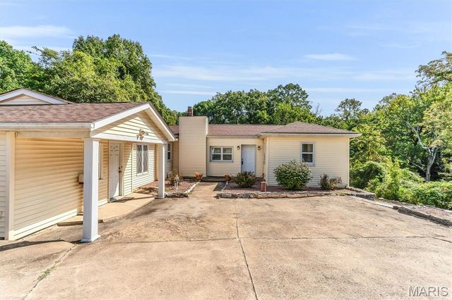 16200 Old Jamestown Road, Florissant, MO 63034