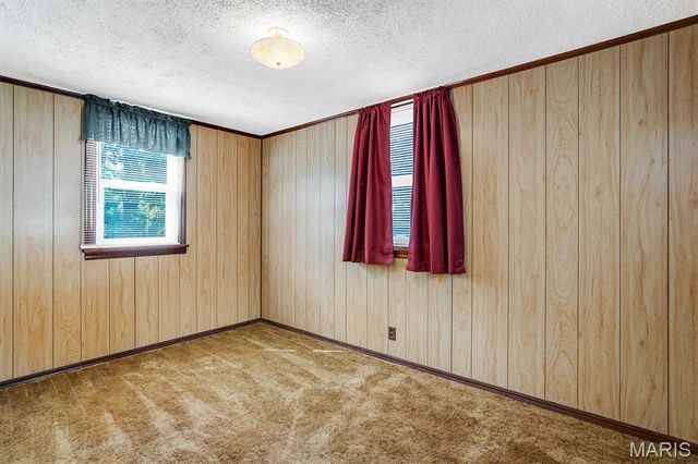16200 Old Jamestown Road, Florissant, MO 63034