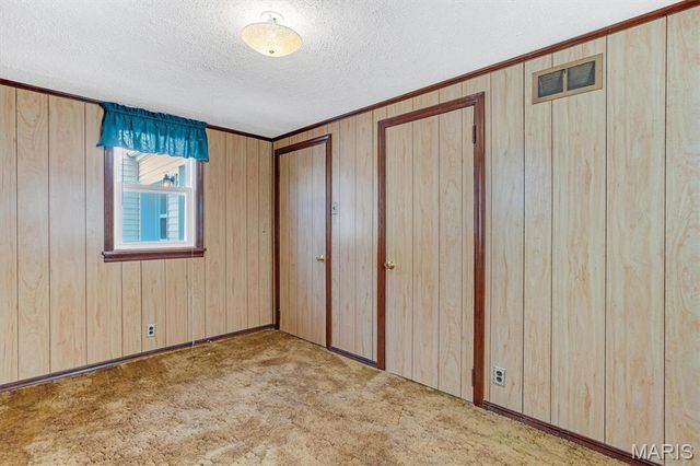 16200 Old Jamestown Road, Florissant, MO 63034