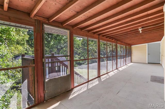 16200 Old Jamestown Road, Florissant, MO 63034
