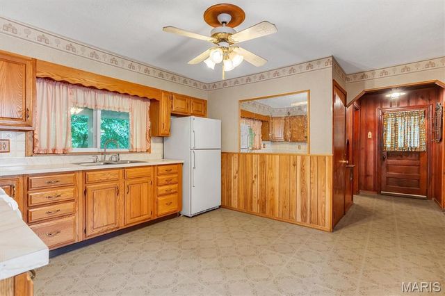 16200 Old Jamestown Road, Florissant, MO 63034