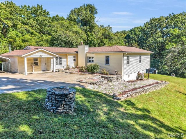 16200 Old Jamestown Road, Florissant, MO 63034