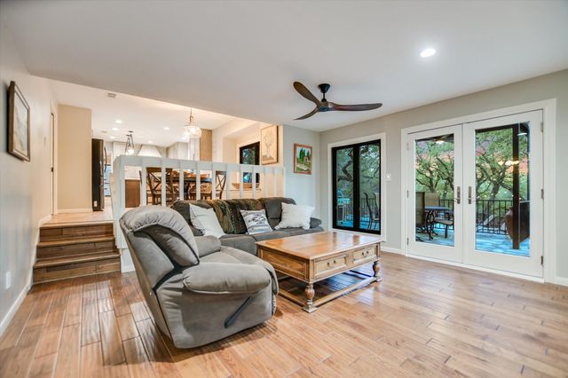 9106 Glenlake DR, Austin, TX 78730