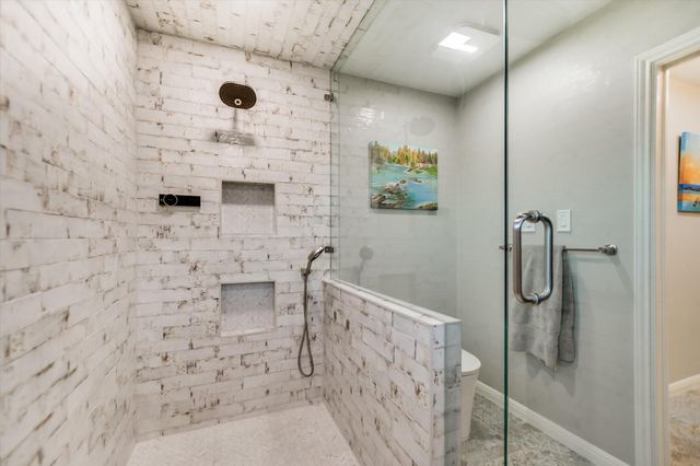 9106 Glenlake DR, Austin, TX 78730