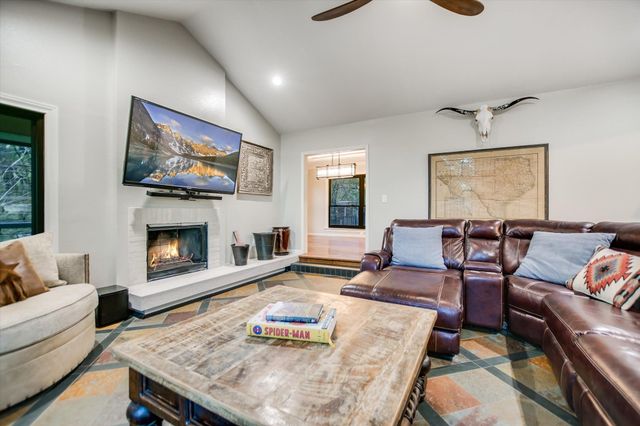 9106 Glenlake DR, Austin, TX 78730