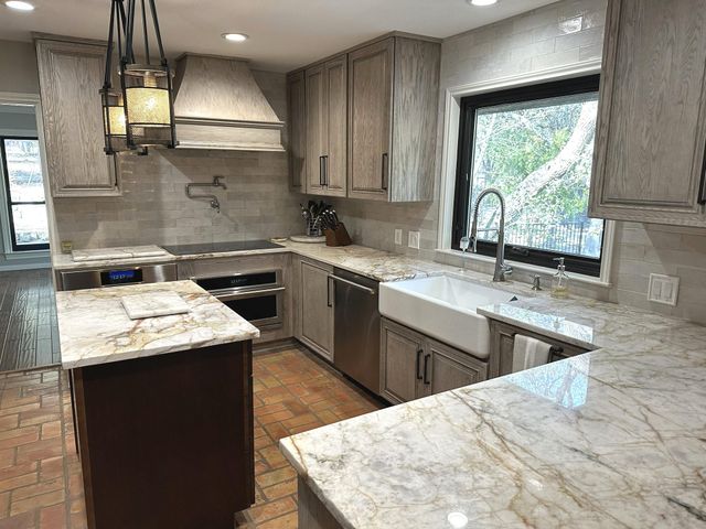 9106 Glenlake DR, Austin, TX 78730