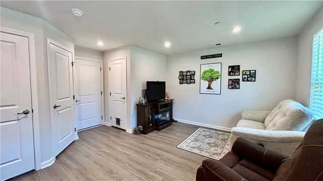 212 Amon St, Cranberry Twp, PA 16066