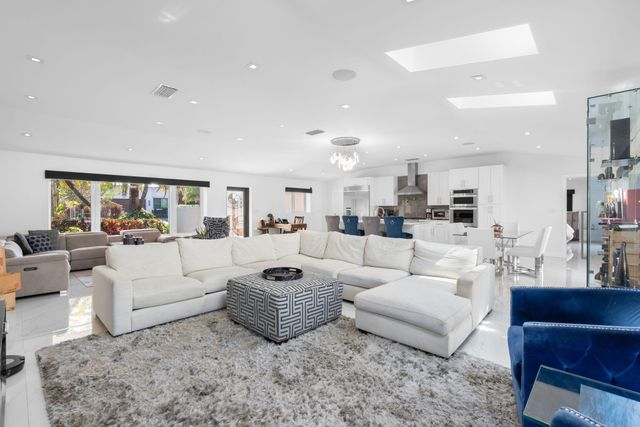 2813 NE 29th St, Fort Lauderdale, FL 33306