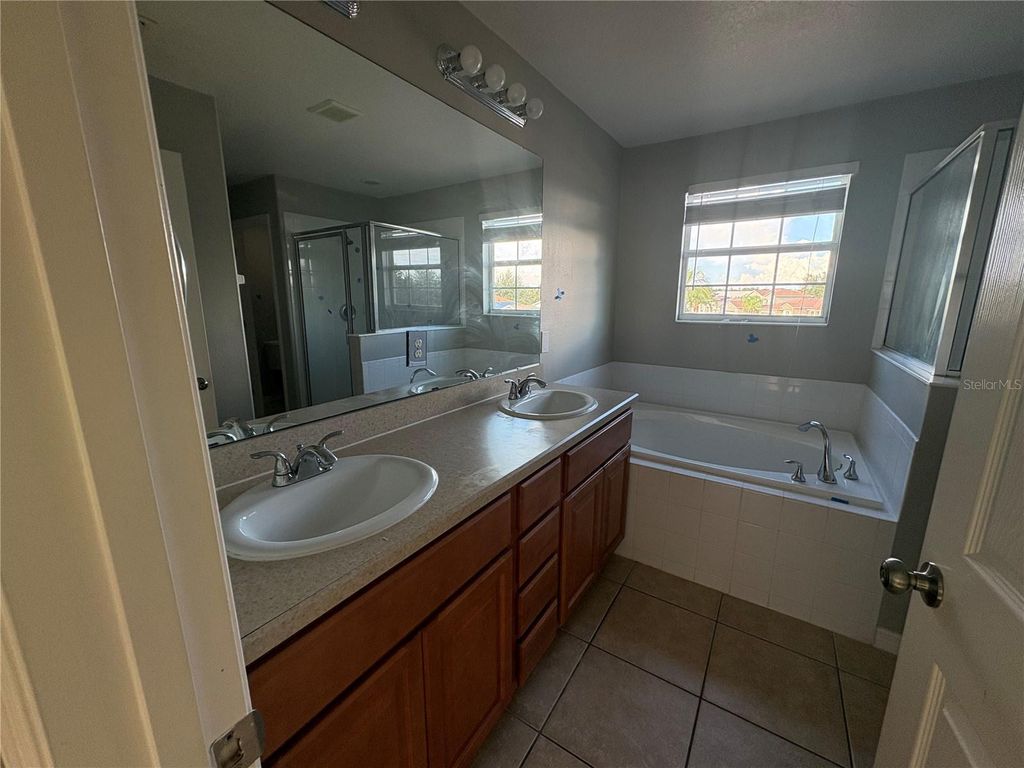 Image 33 of property listing at 2688 YOUNGFORD STREET, Orlando, FL 32824