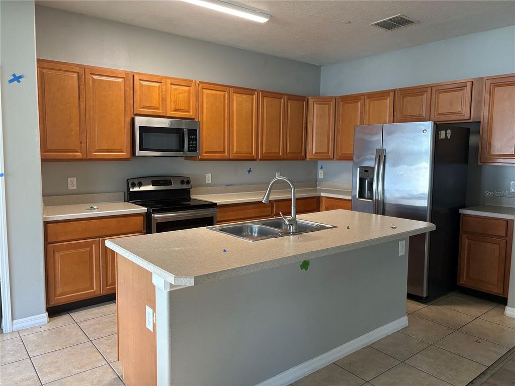 Image 7 of property listing at 2688 YOUNGFORD STREET, Orlando, FL 32824