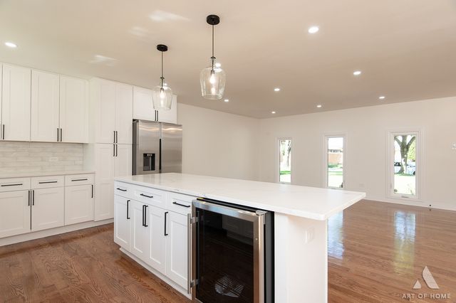 11226 S Deerpath Lane, Palos Hills, IL 60465
