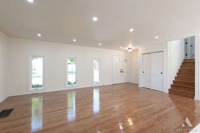 11226 S Deerpath Lane, Palos Hills, IL 60465