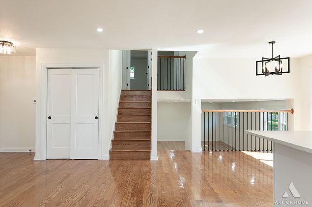 11226 S Deerpath Lane, Palos Hills, IL 60465
