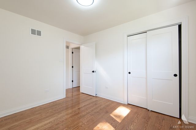 11226 S Deerpath Lane, Palos Hills, IL 60465