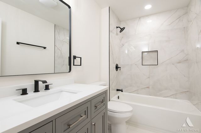 11226 S Deerpath Lane, Palos Hills, IL 60465