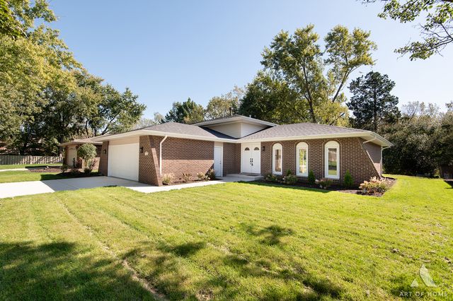 11226 S Deerpath Lane, Palos Hills, IL 60465