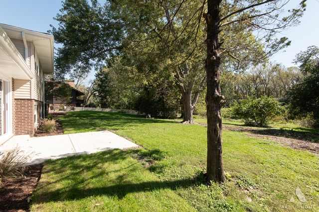 11226 S Deerpath Lane, Palos Hills, IL 60465