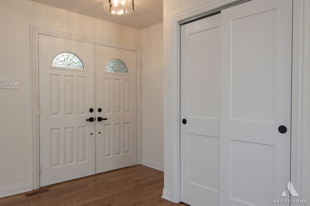 11226 S Deerpath Lane, Palos Hills, IL 60465